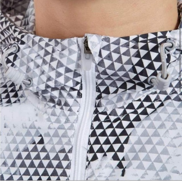 Nike Running Printed Distance Floral Light Jacket - Picture 4 of 14